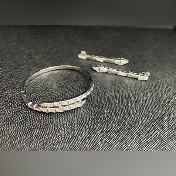 Serpentine set bracelet and earrings - Picture 2 of 15